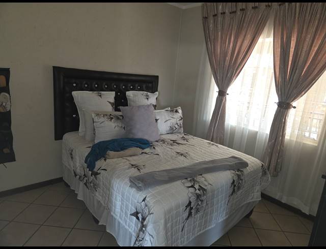 2 BEDROOM APARTMENT FOR SALE IN RUSTENBURG CENTRAL